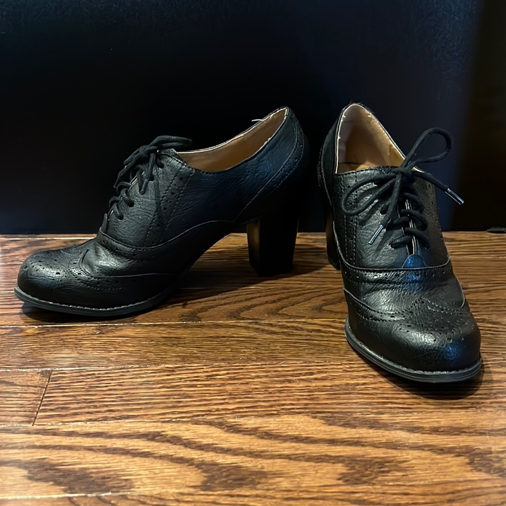 Nicole Omari Black Lace up Heels - SIZE 8